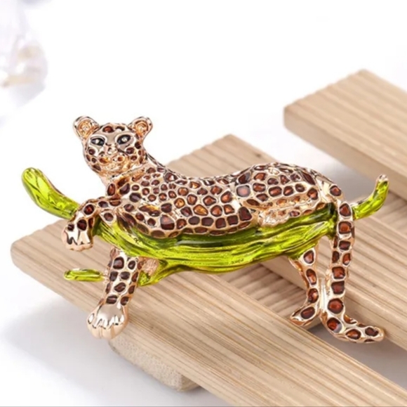 Leopard cat on branch brooch pin vintage style New enamel - Picture 13 of 15